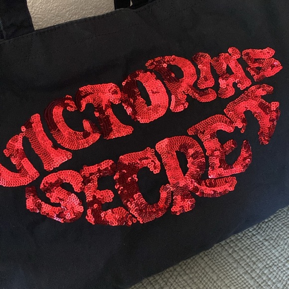 Victoria Secret Red Lips Tote Bag - Picture 7 of 7